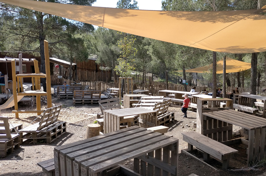 Services sur place : restauration, confort et accessibilité<